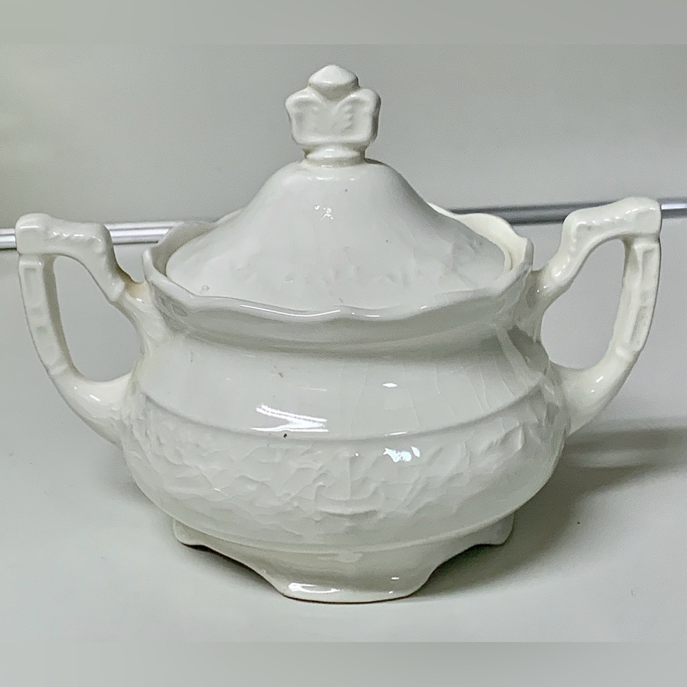 1920s Vintage 2 Handled Lidded MOUNT CLEMENS VOGUE Pottery Sugar Bowl